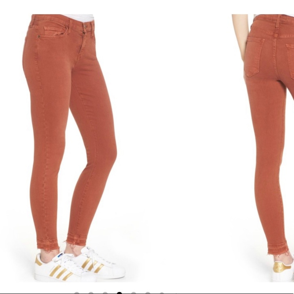 Skinny current/Elliot jeans size 25. Distressed ankles.